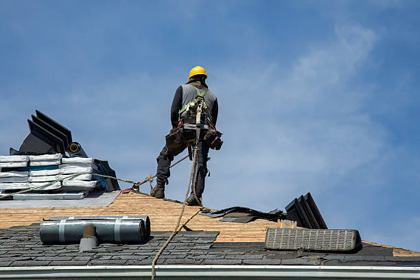 Professional Gutter Installation technician working in Mossville, IL
